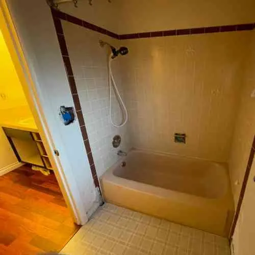 Bathtub Remodel Before